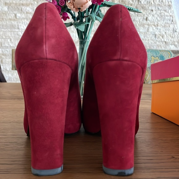 EUC Stuart Weitzman Pumps - Picture 3 of 10